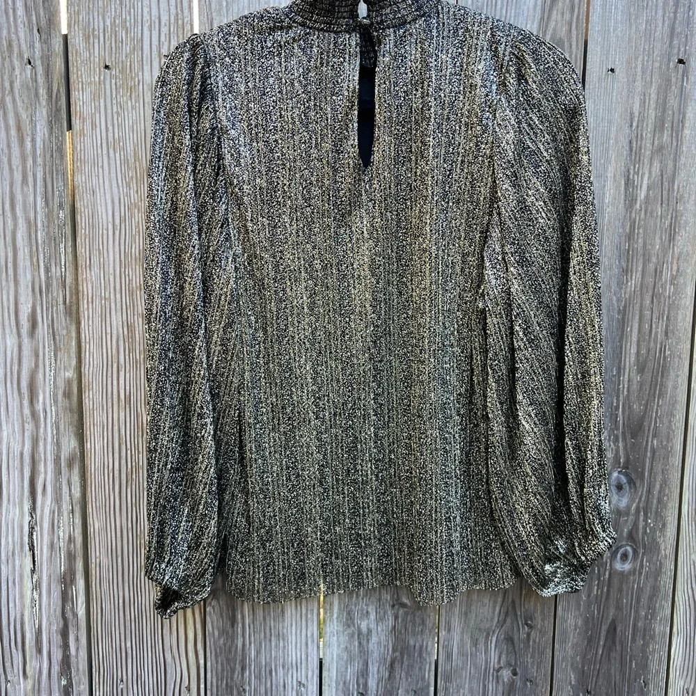 VINCE CAMUTO Gold Smocked Neck Metallic Top Women’s Medium NWT NEW - Picture 14 of 14